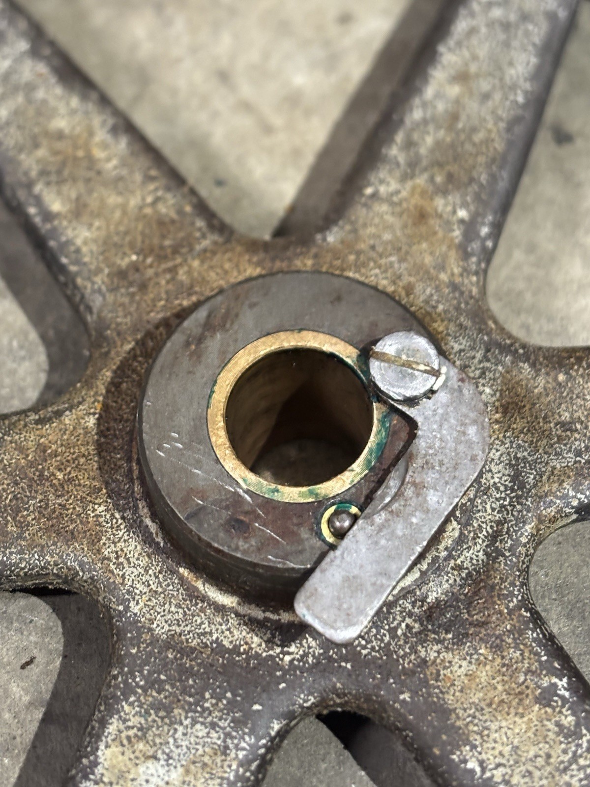 HOBART 5214 MEAT BONE SAW UPPER PULLEY ASSEMBLY COMMERCIAL OEM PART