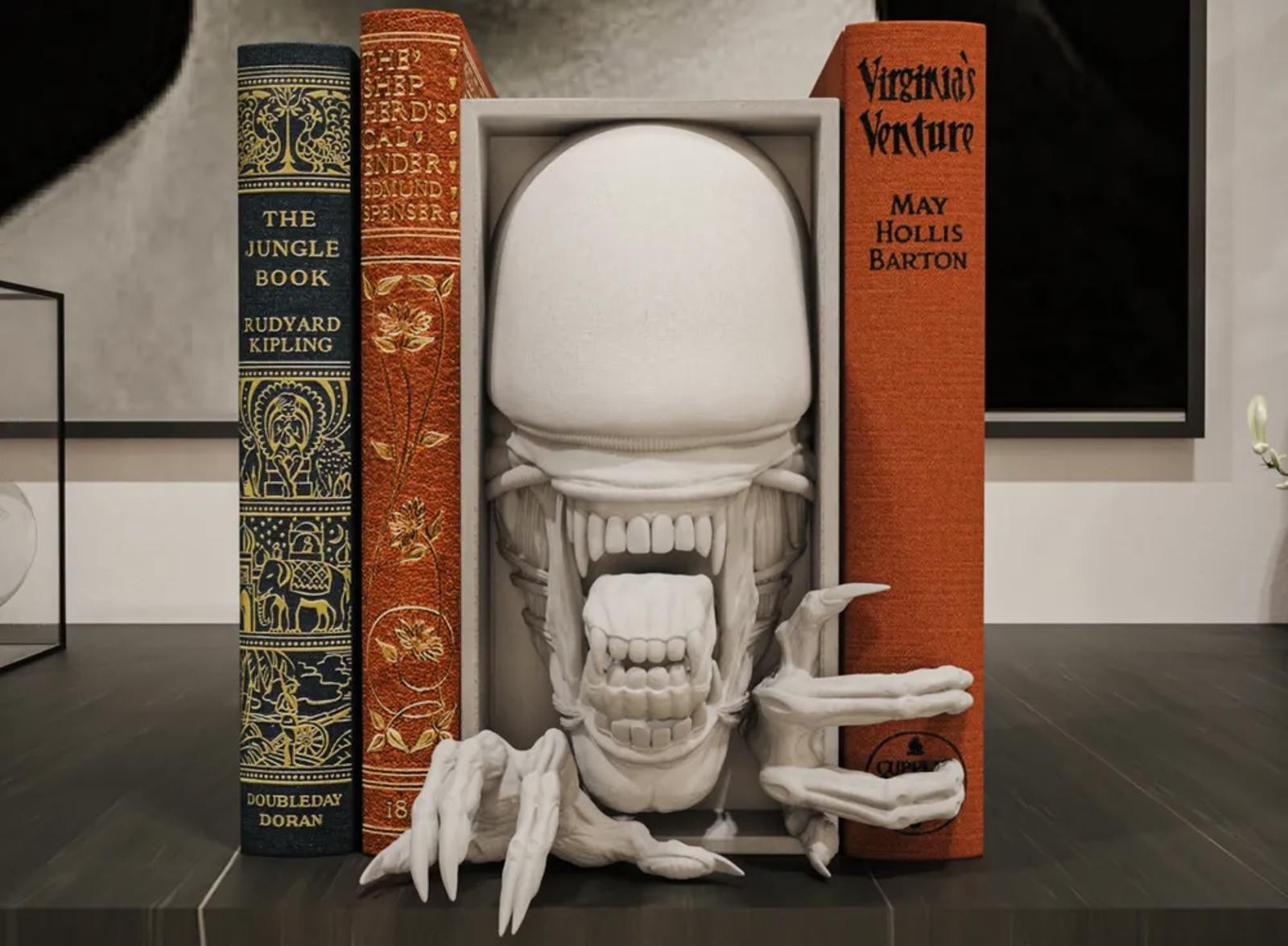 Alien Xenomorph Book Nook - Sci-Fi Horror Bookshelf Decor