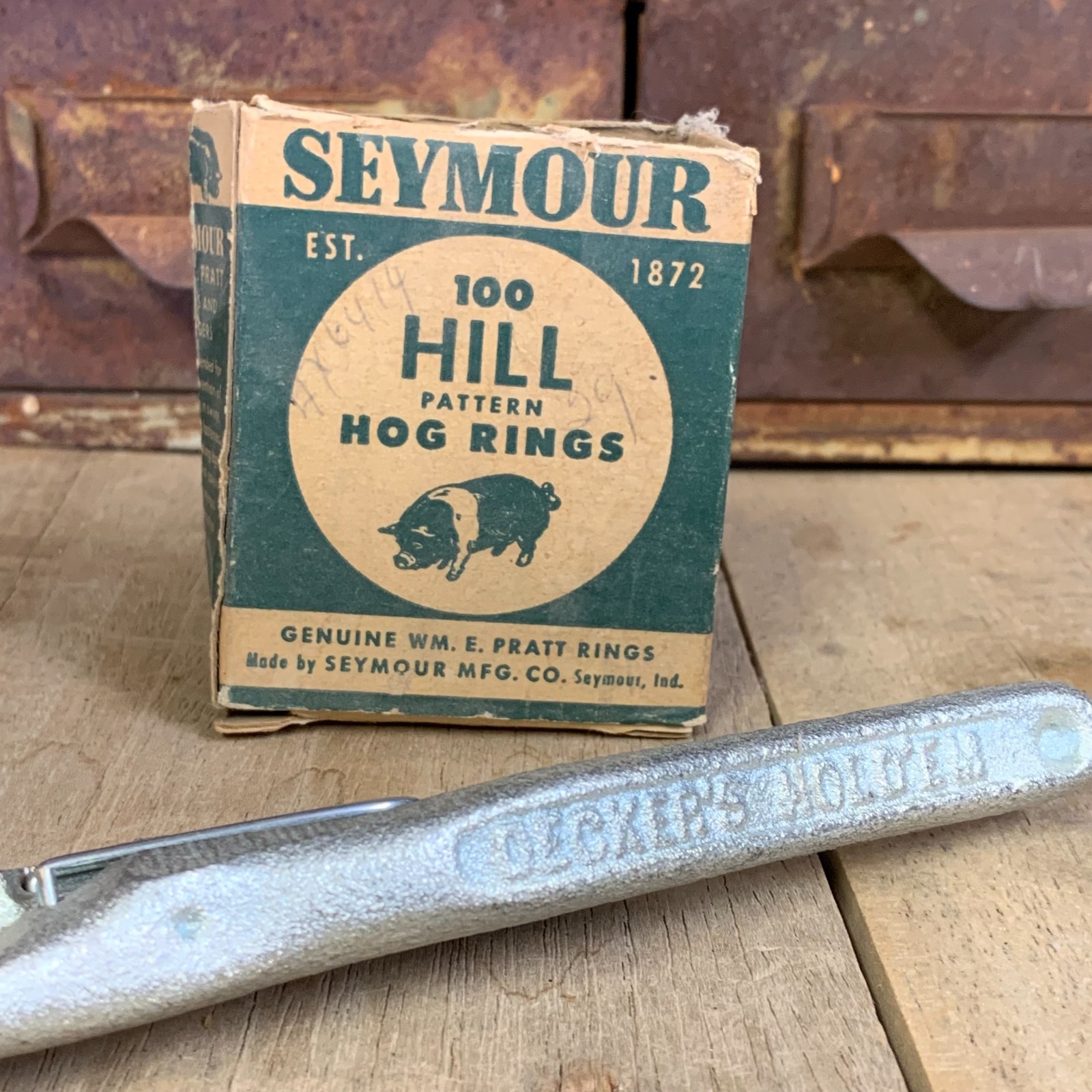 DECKER'S HOLD'EM ~ Hill Ringer 8” Hog Ring Pliers + Partial Box Of Seymour Rings