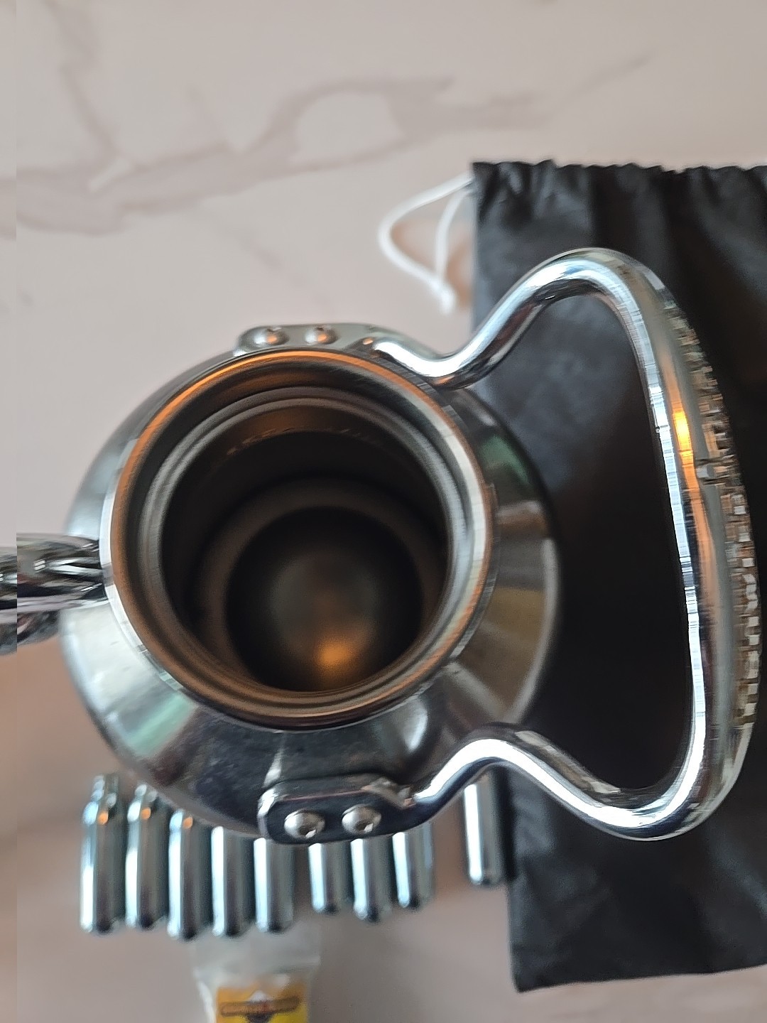 GrowlerWerks Stainless Steel 64 oz Beer Dispenser Set with Tap, CO2, Case