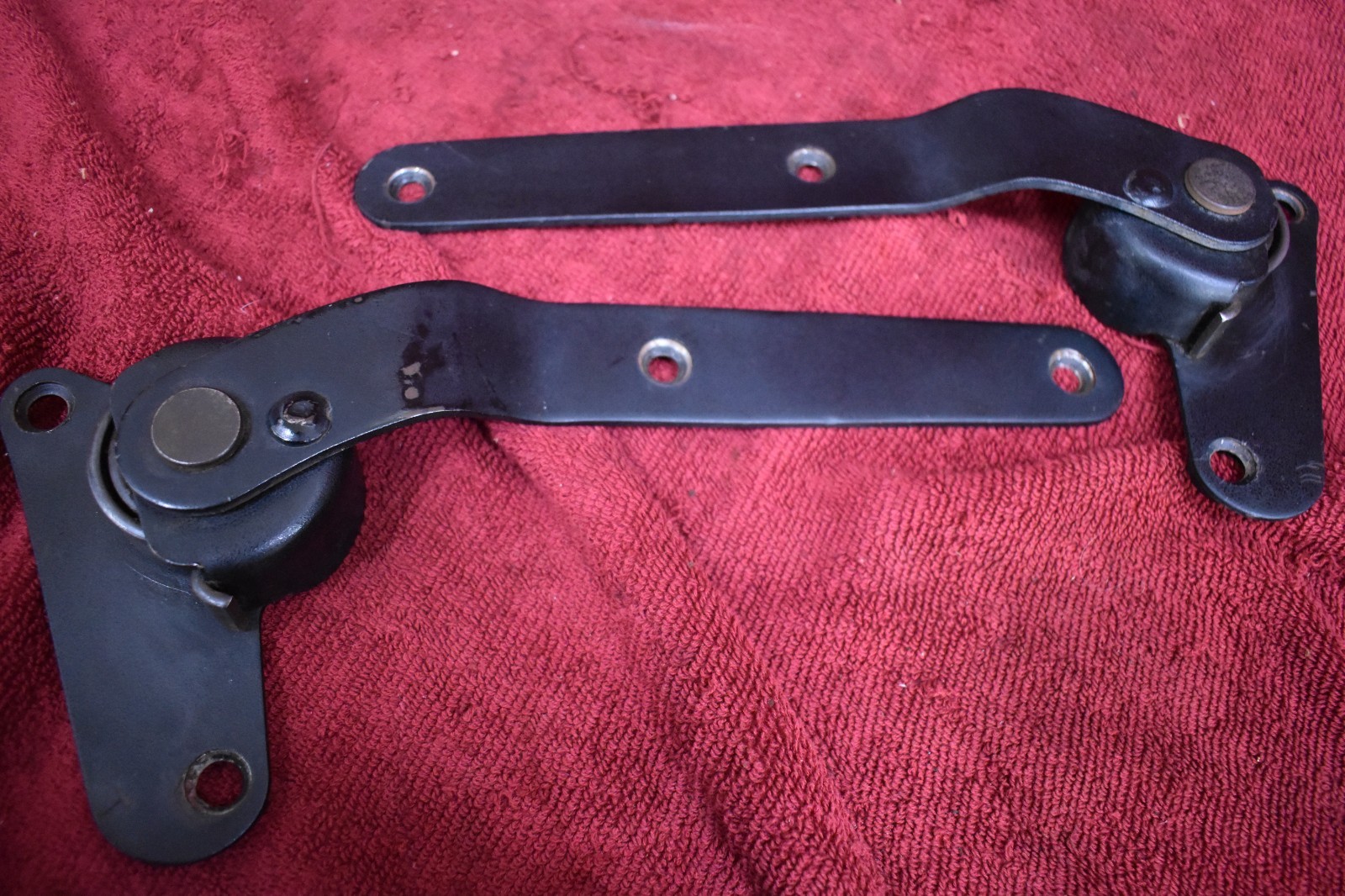 72-76 Datsun 240Z 260Z 280Z LH + RH driver passenger seat hinge set OEM used