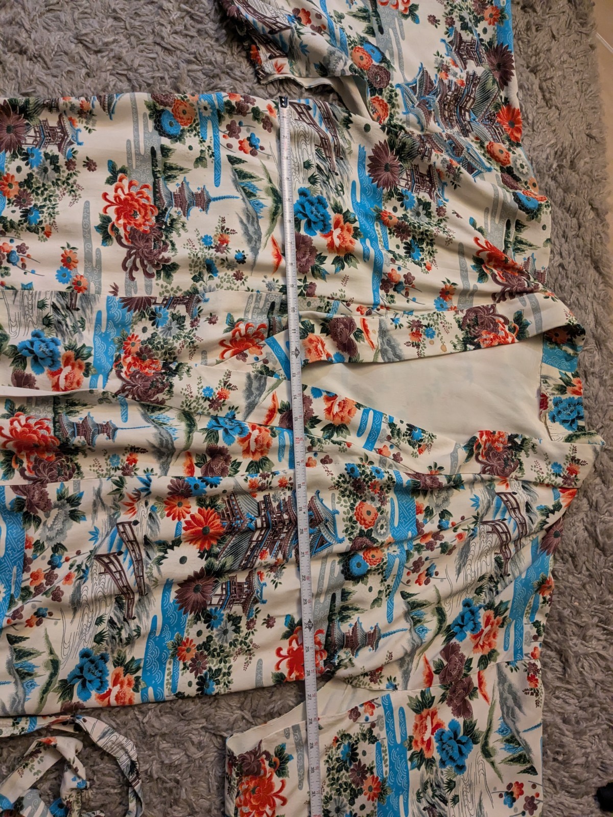 VTG Fashion Mart Belted Kimono w/ Flowers, Bridges and Japanese Houses