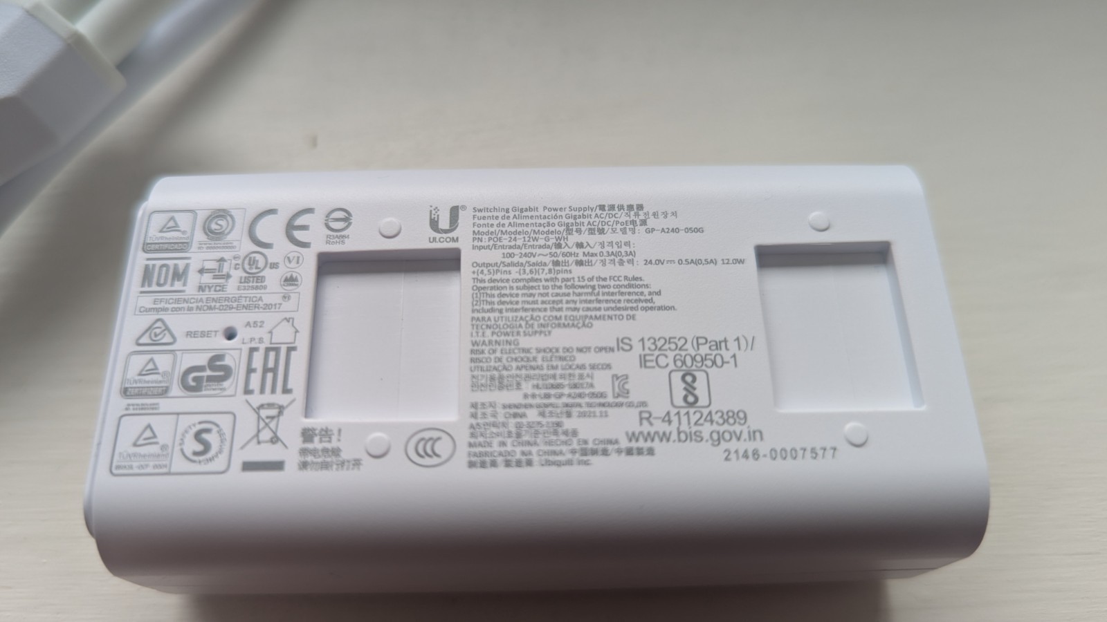 Ubiquiti Unifi POWER OVER ETHERNET INJECTOR POE-24-12W-G-WH MINT CONDITION