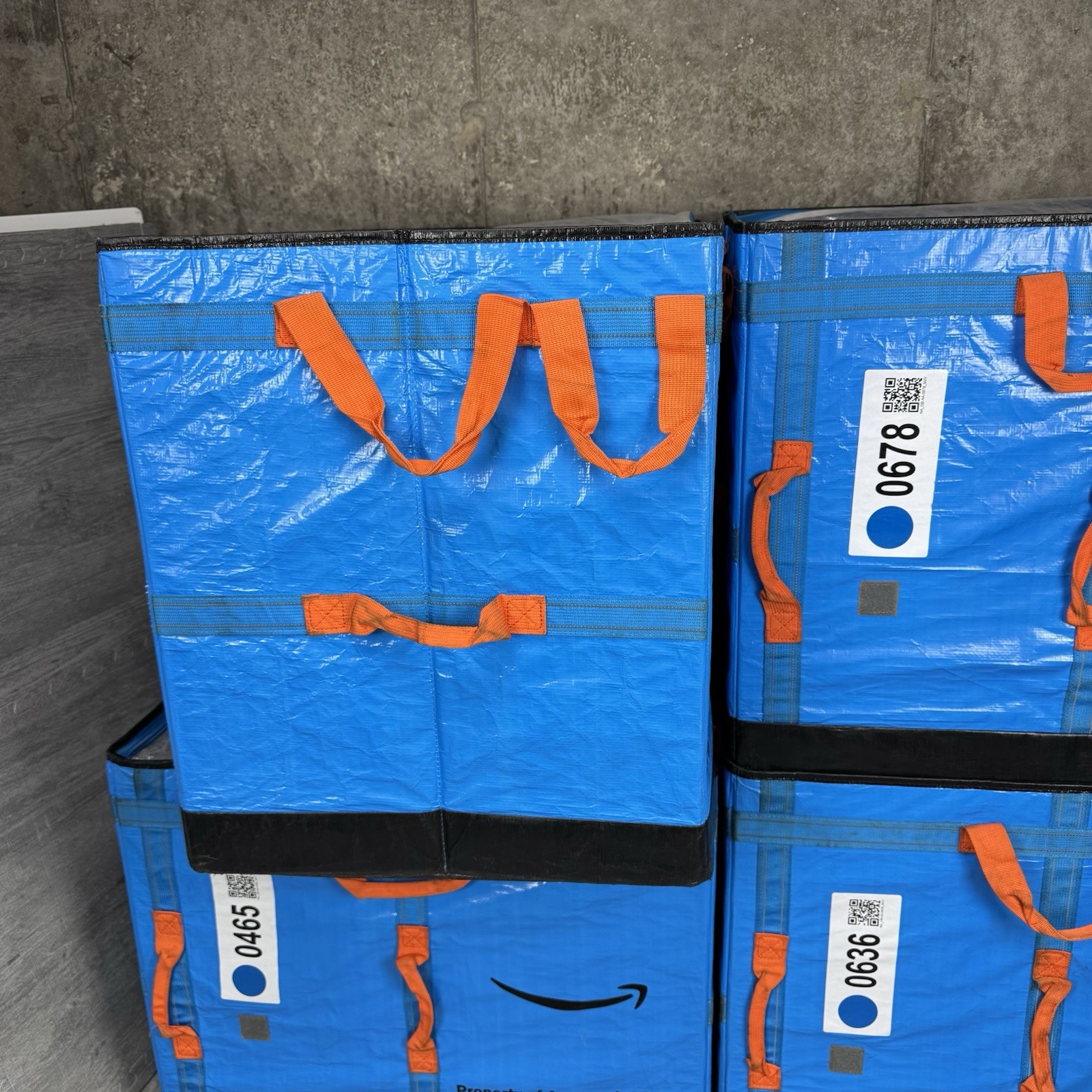 LOT OF 4 PREMIUM AMAZON COURIER DELIVERY CURRENT STYLE TOTE BAGS 28x24x20 BLUE