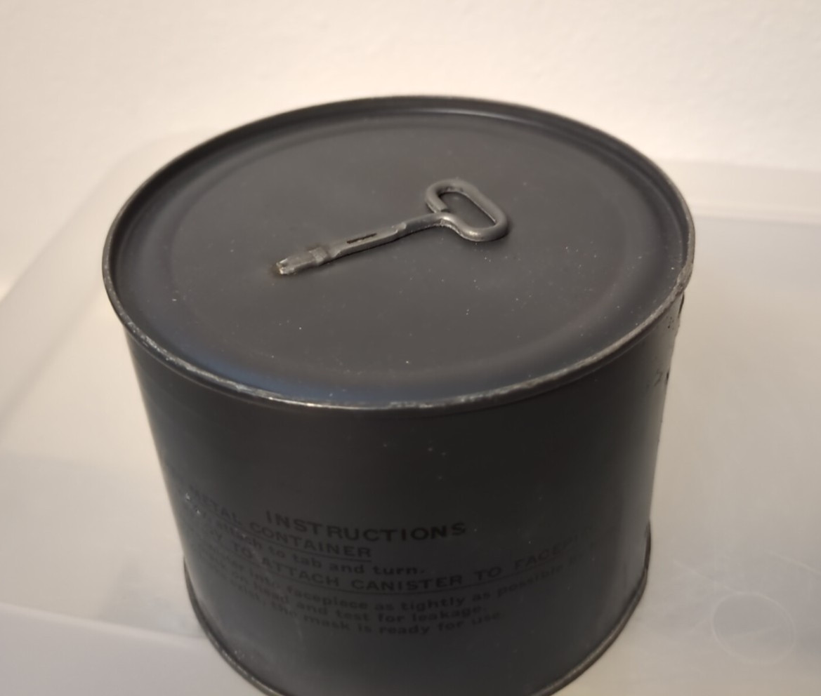 Canadian C3 60mm Gas Mask & Sealed US M11 Filter - Medium Triangle Nose Variant