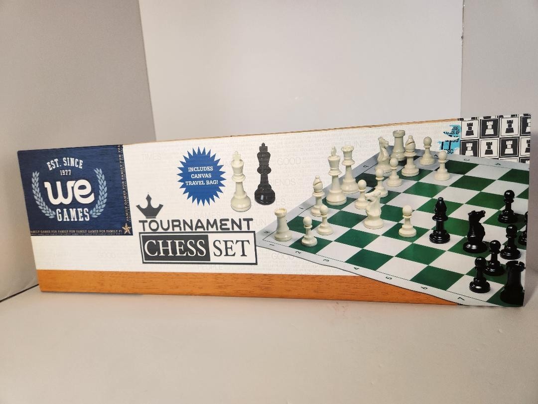 WE Games Tournament Chess Set-Heavy Weight Chessmen, Green Board, Bag for Pieces