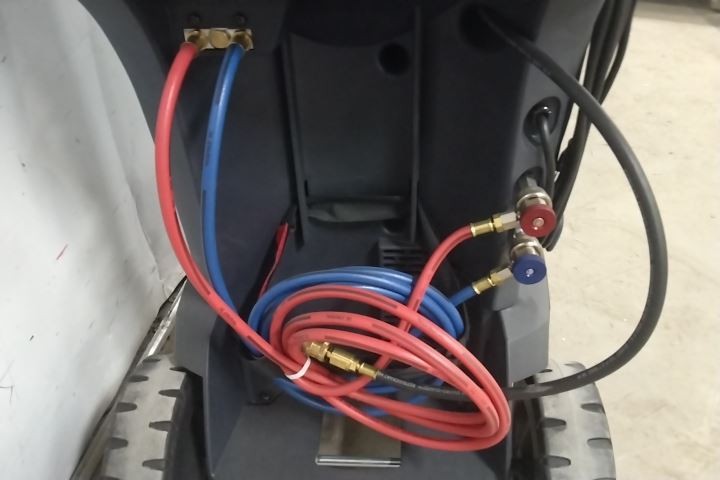 Robinair 34788NI 30 Lb Tank Capacity 115VAC Refrigerant RRR Machine