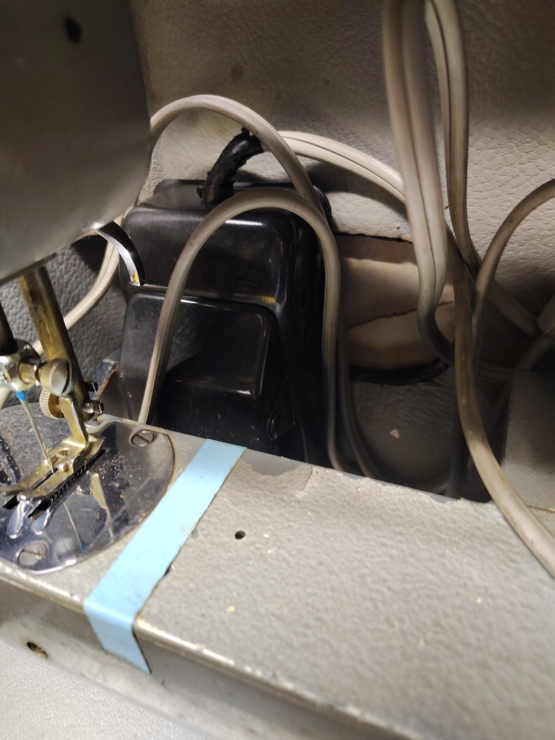 Vintage Portman Sewing Machine Compact Case Pedal Attachments