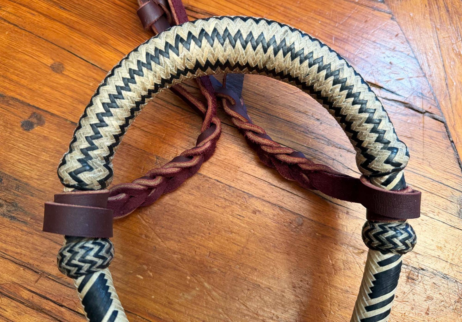 NICE NEW GUITRON Cowboy Vaquero Handmade 24 Plait 5/8" RAWHIDE BOSAL & Hanger