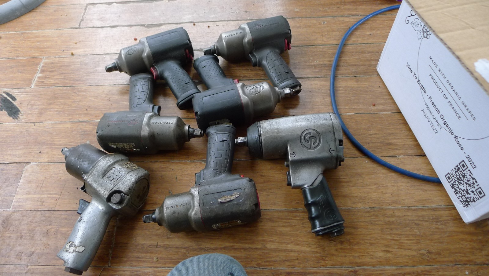 7 LOT 1/2" DRIVE AIR WRENCHES, 6 IR, PARTS OR REPAIR