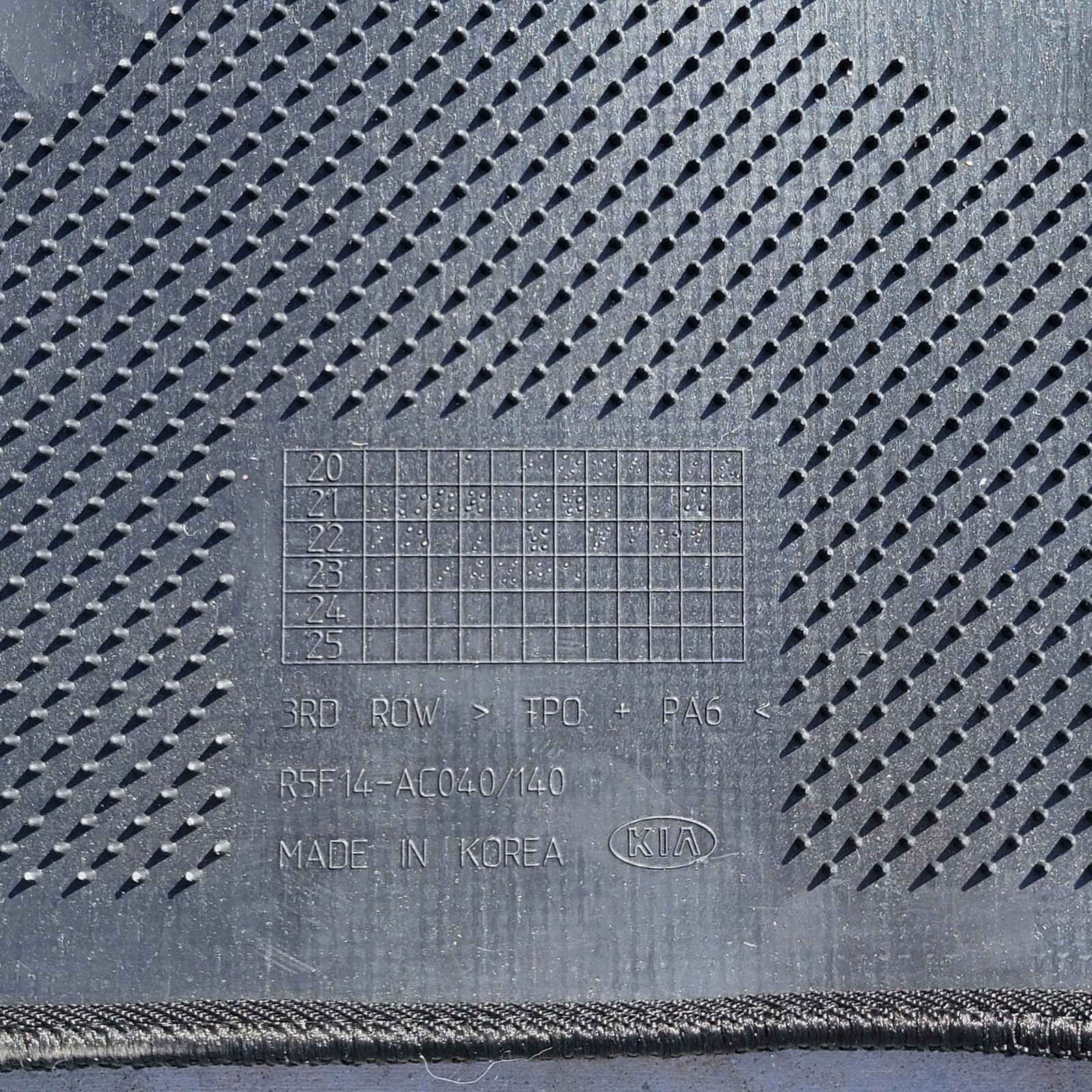 Kia Sorento Floormats Set 3rd Row Floor Mats Black Carpet OEMR5F14 AC040/140