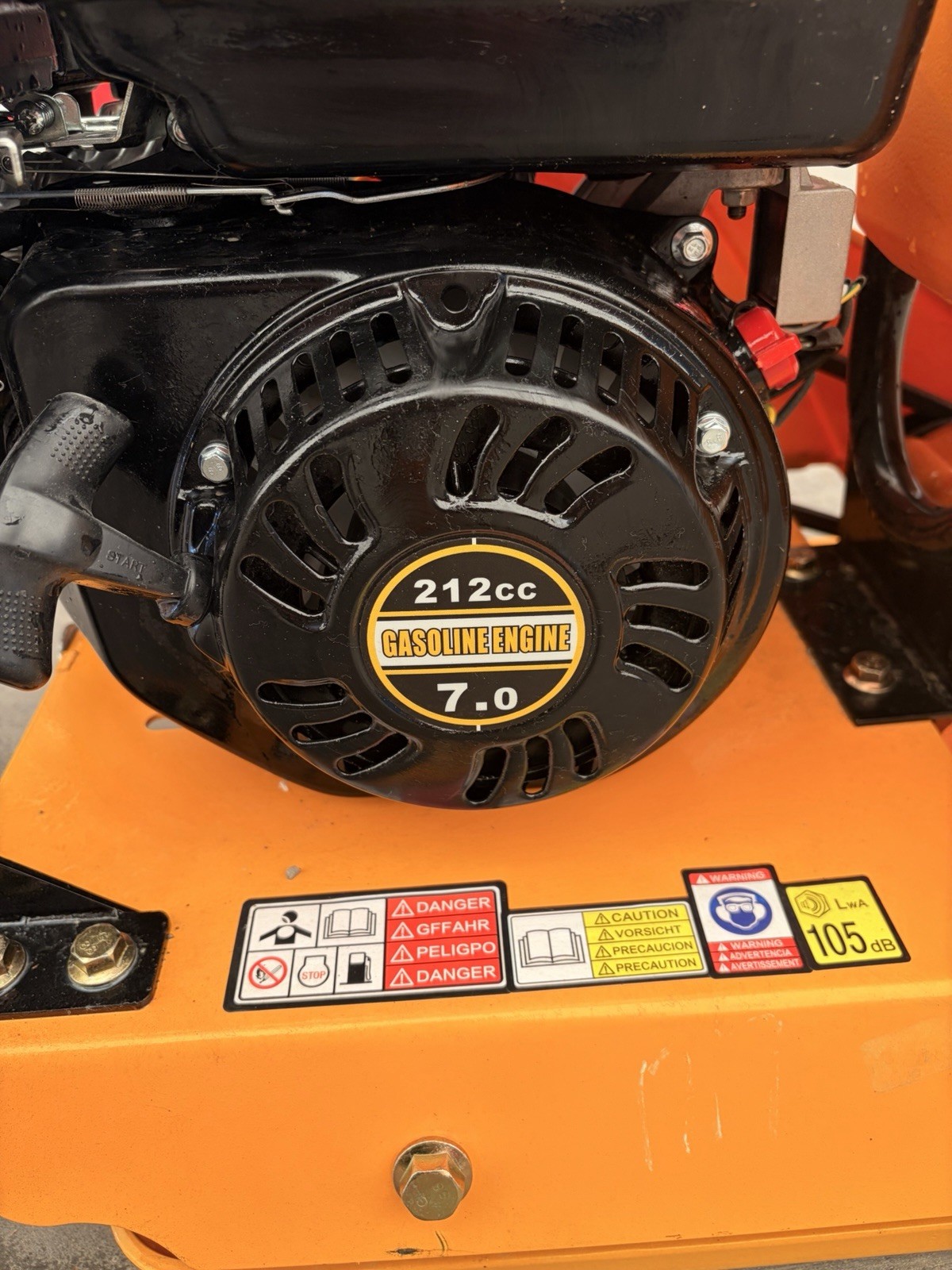 Walk Behind Road Plate Compactor 7.0HP Gas Engine Vibratory Tamper 20"x14" C90T