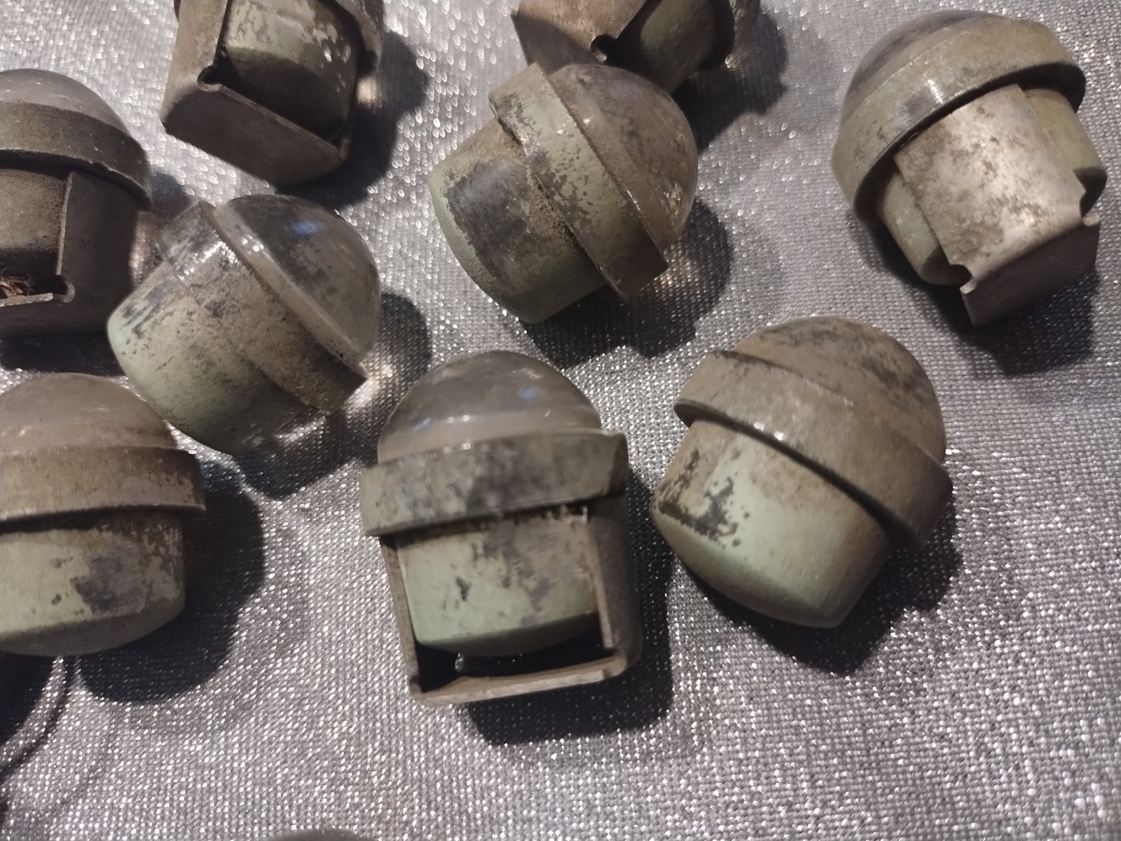 12 ANTIQUE Vtg CLEAR GLASS CAT’S EYE ROAD SIGN Stop RR REFLECTORS