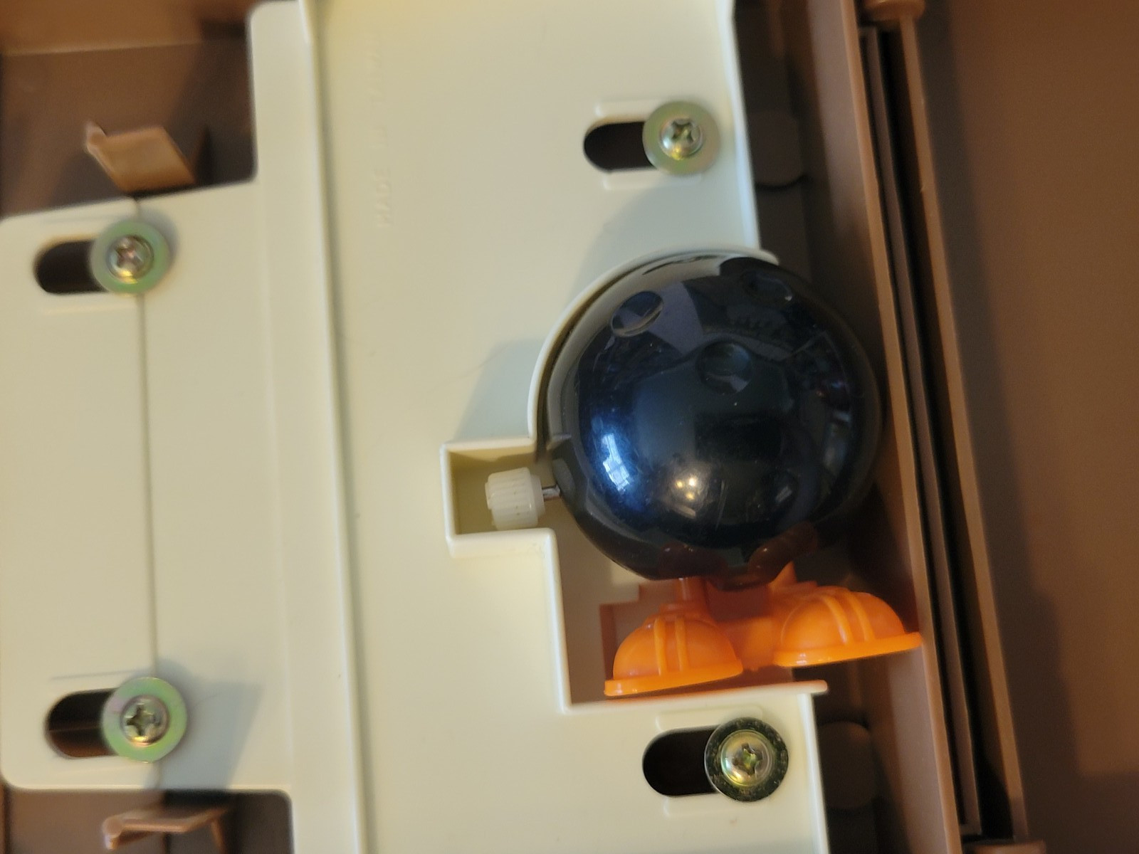 VINTAGE 1980s TOMY WIND UP STROLLING BOWLING GAME WITH BOX WORKING