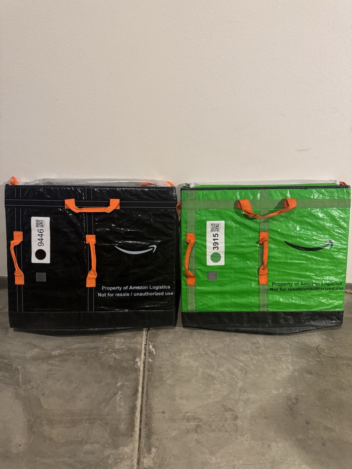 1 AMAZON COURIER DELIVERY STORAGE TOTE BAG 28x23x20 BULK (SHIPS SAME DAY)