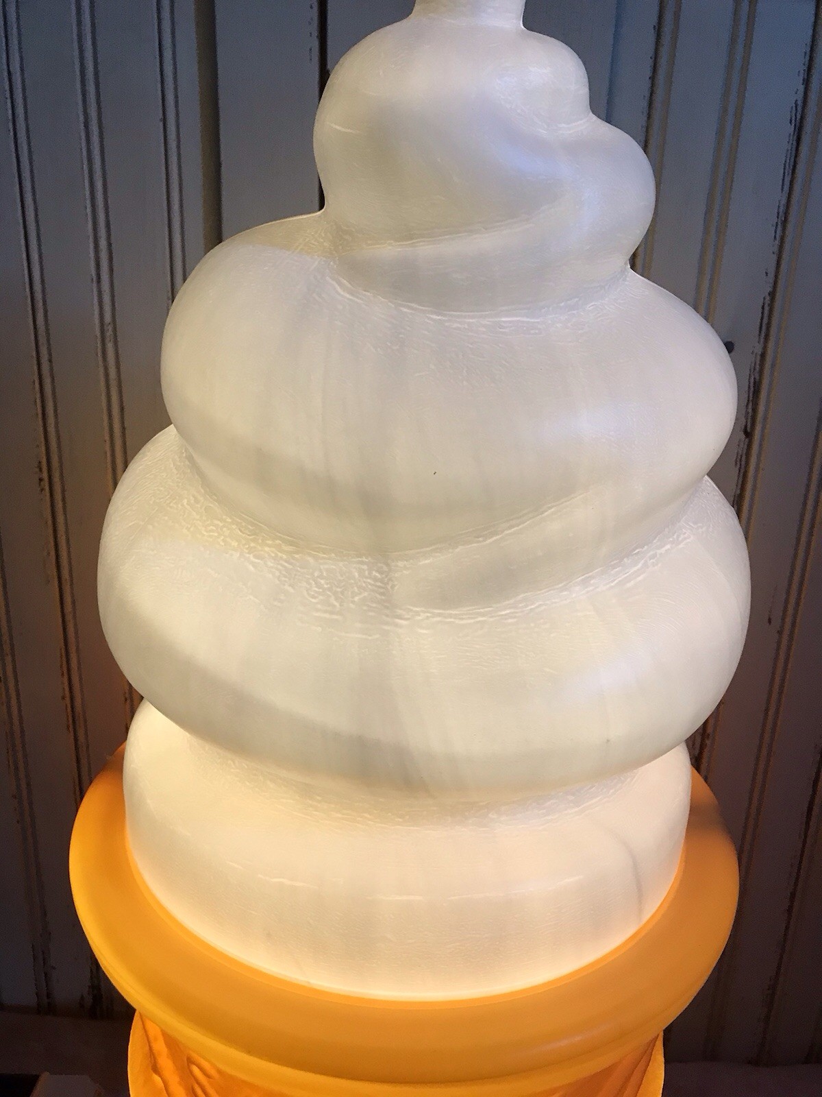 Blow Mold Giant Plastic Ice Cream Cone Display Vanilla Swirl Safe T Cup LIGHTED