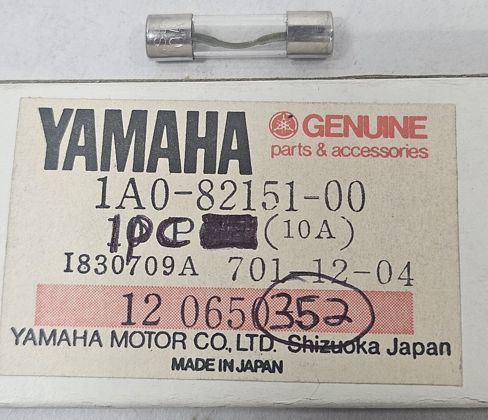 1 NOS Genuine Yamaha Factory 20mm Glass 10A Fuse 10 Amp NEW OEM 1A0-82151-00-00