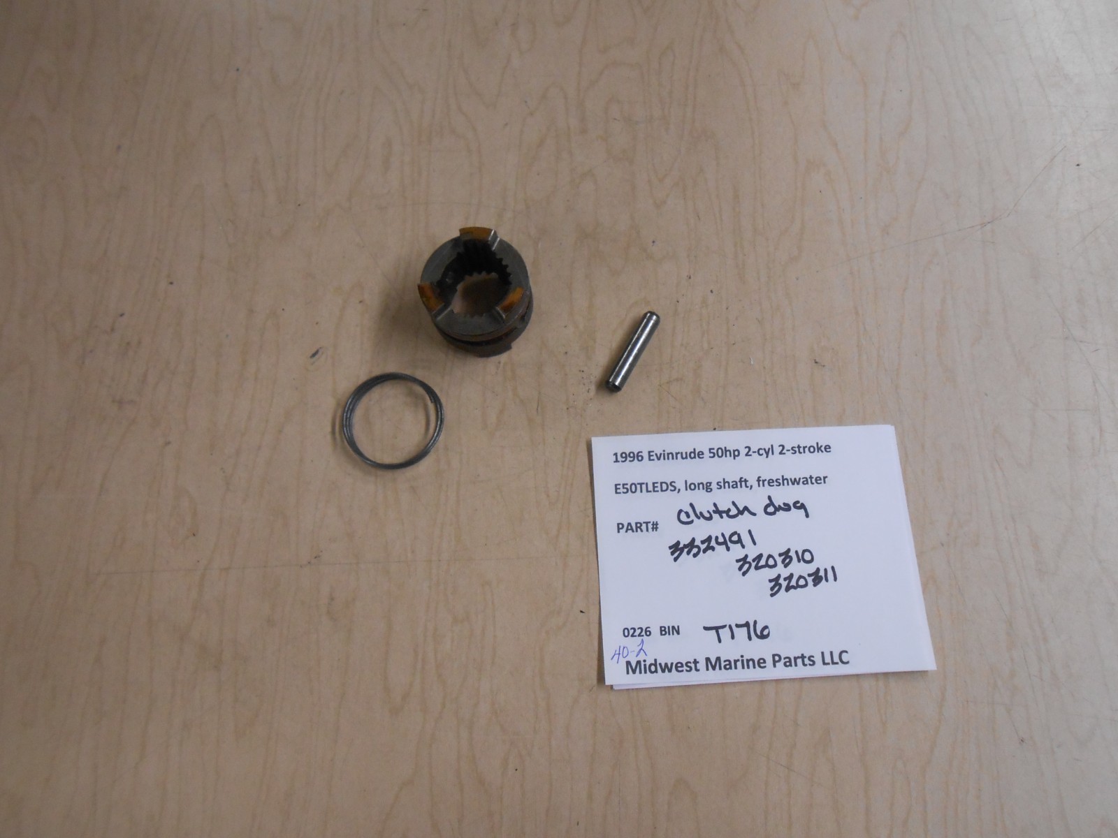 332491, 320310, 320311 Evinrude 1996 50hp Outboard clutch dog T176