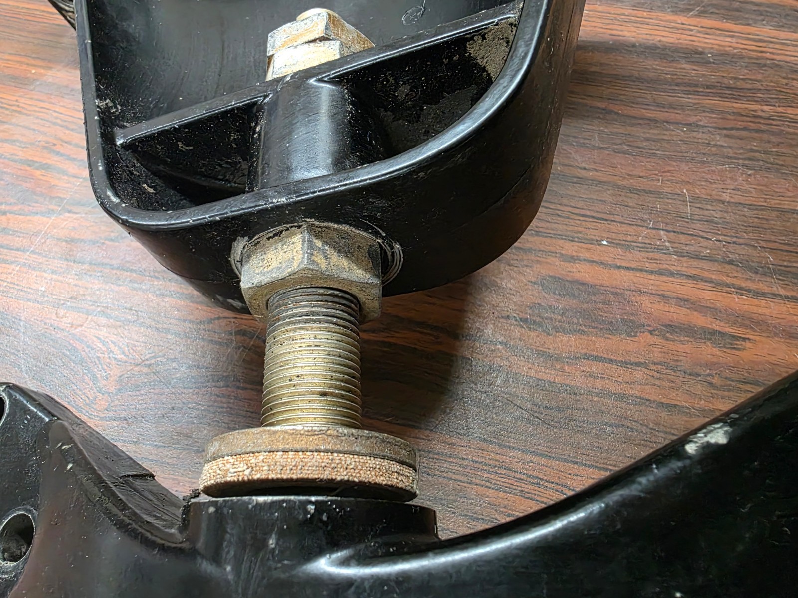 Mercruiser 73571A2 32778 Front Motor Engine Mount 2.5 3.0 120 & 140 Stern Drive