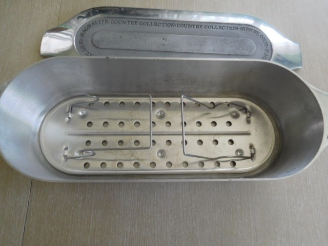 MAGNALITE COUNTRY COLLECTION 16" FISH POACHER ROASTER w/LIFT-OUT TRIVET TRAY VTG