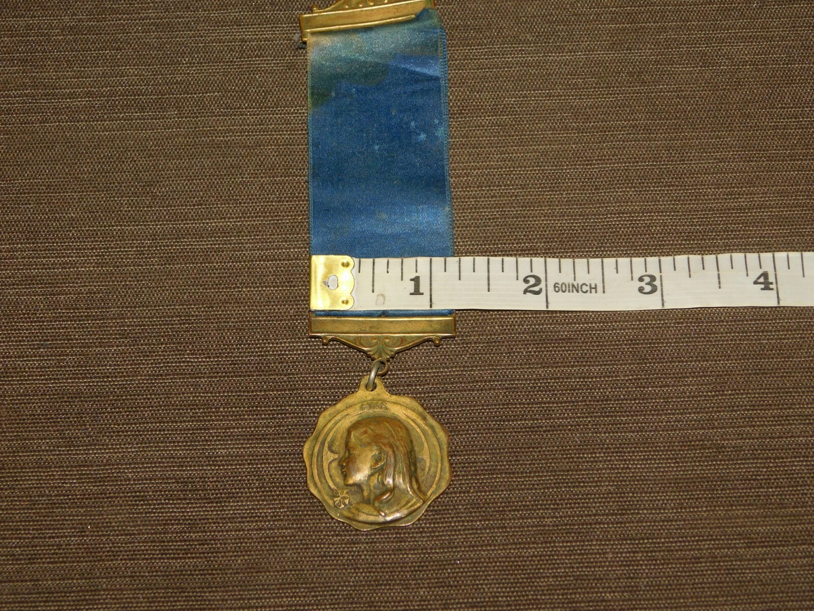 VINTAGE 1909 BUREAU HOLY NAME SOCIETY MEDAL