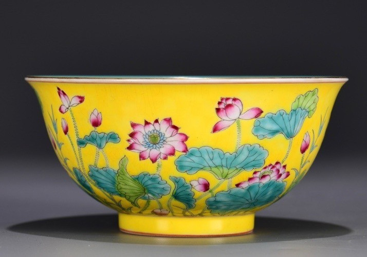 5.9'' Qianlong Marked Enamel Colour Porcelain lotus flower pattern Bowl Bowls