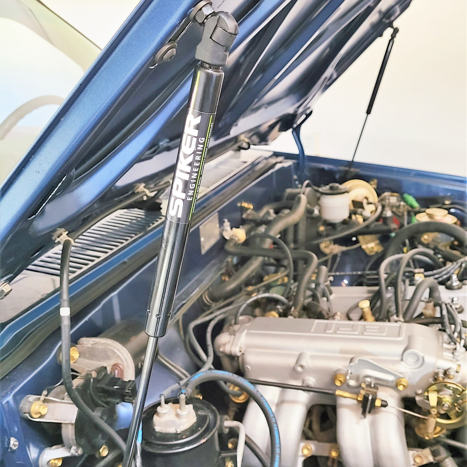 Hood Strut Kit for Toyota ’84-89 4Runner & '84-88 Pickup by Spiker Engineering