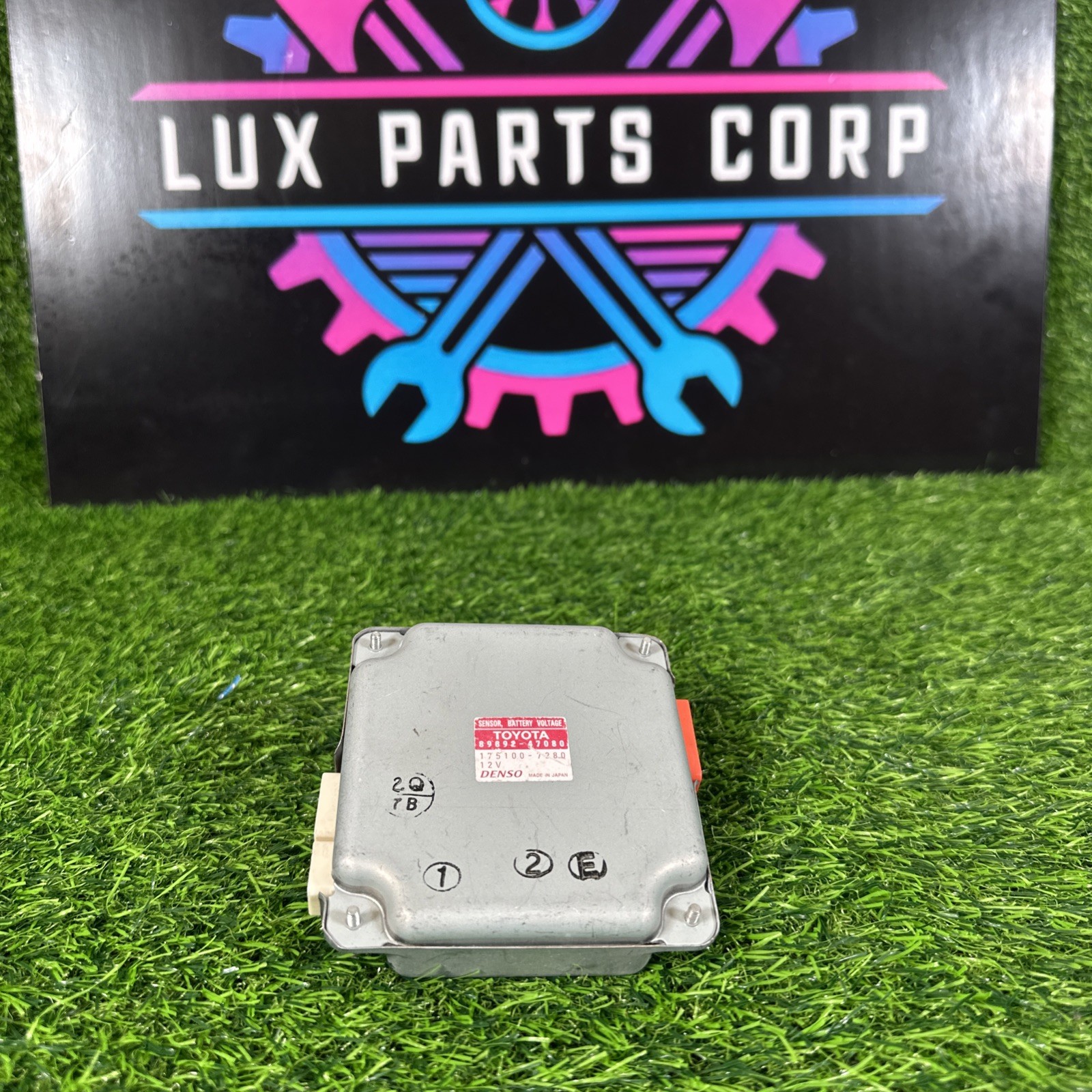 Toyota Prius Hybrid 2011-2015 Bettery Voltage Sensor Control module 89892-47080