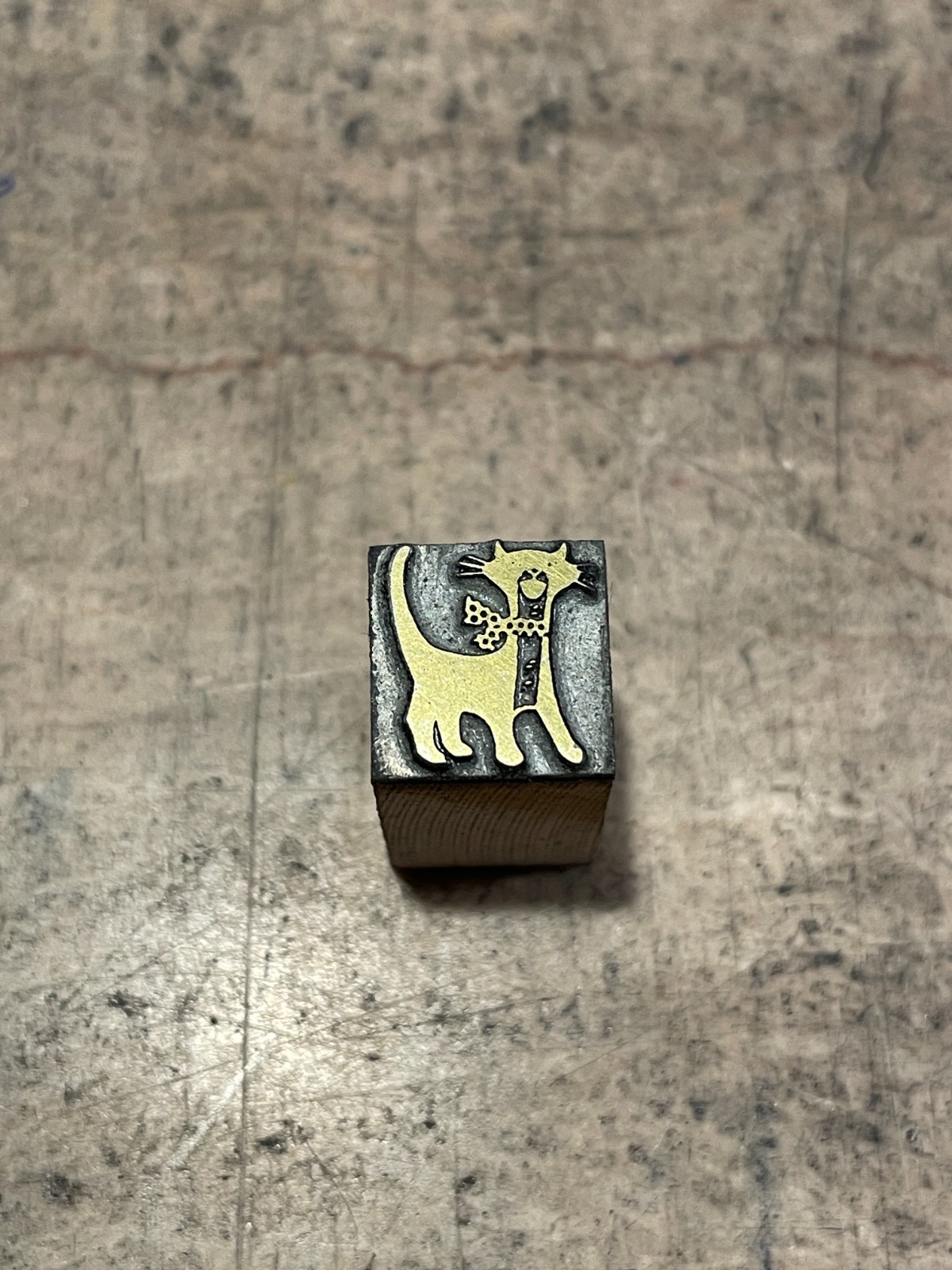 Printing Letterpress Printers Block Small Cat With Ribbon Collar (1233)