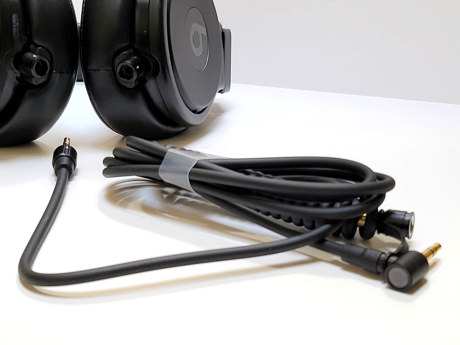 2 Coiled Audio Cables for BEATS PRO and BEATS PRO DETOX with Locking Function.