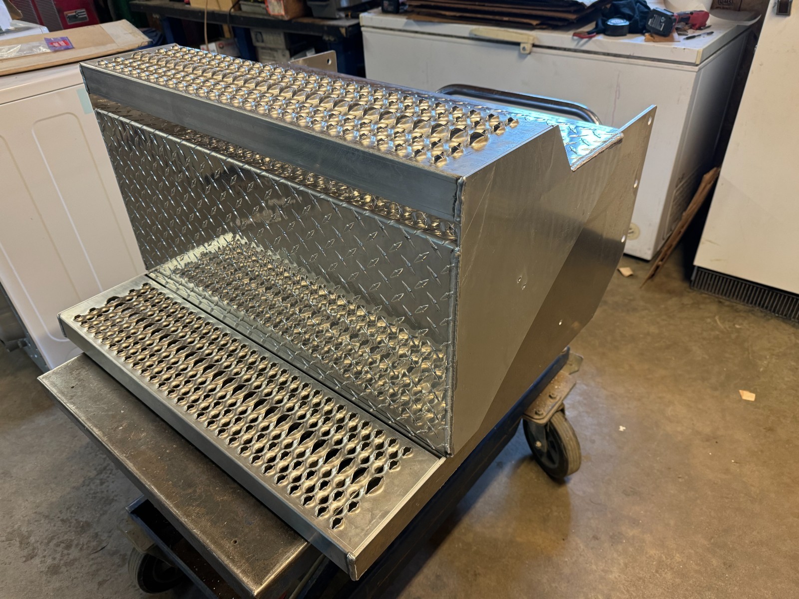 Peterbilt Battery Box Cover --- Aluminum Step