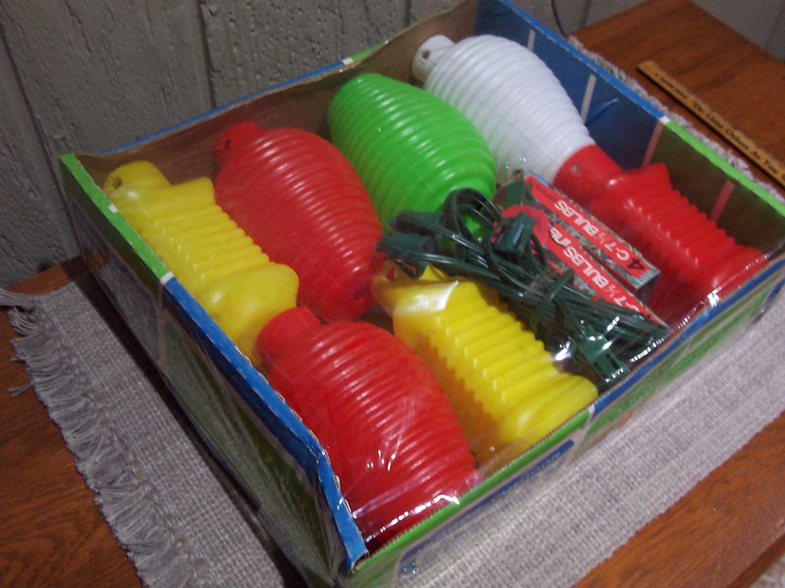 Vintage Beacon Party Lantern Lamp RV Patio Tiki Blow Mold Light String Extras