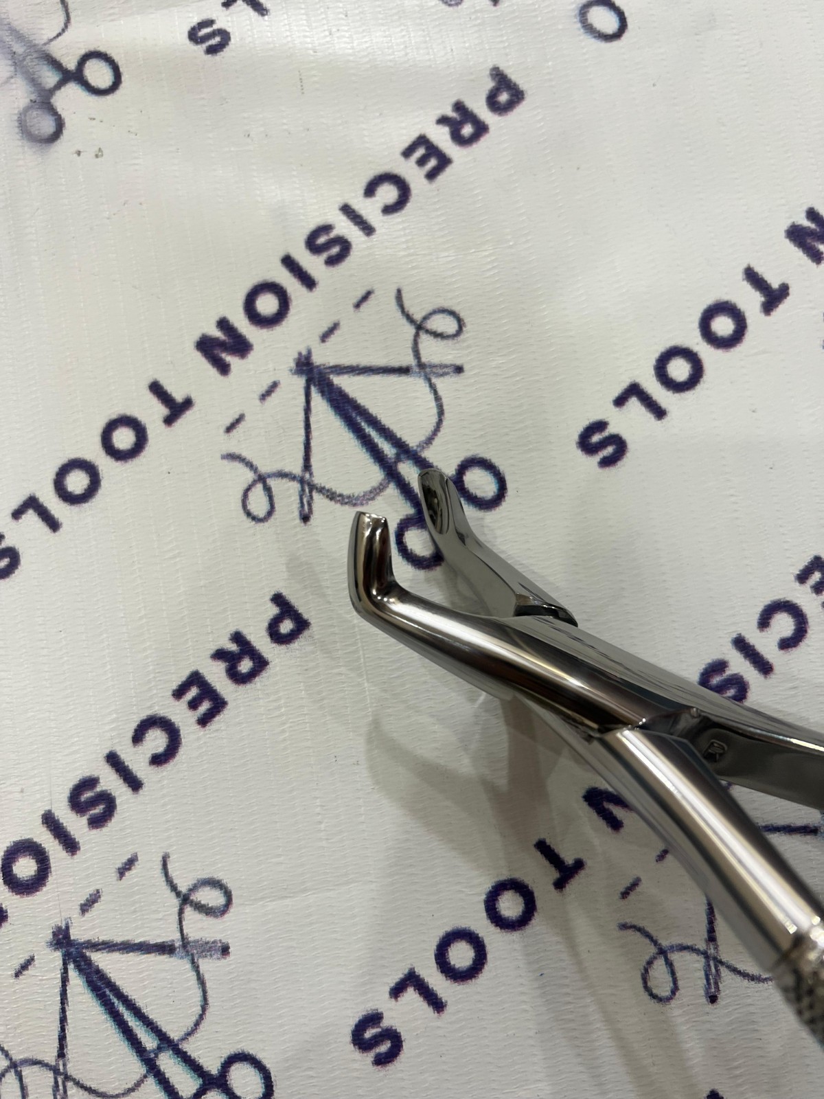 Hu-Friedy #222 Extraction Forceps, Lower Molar