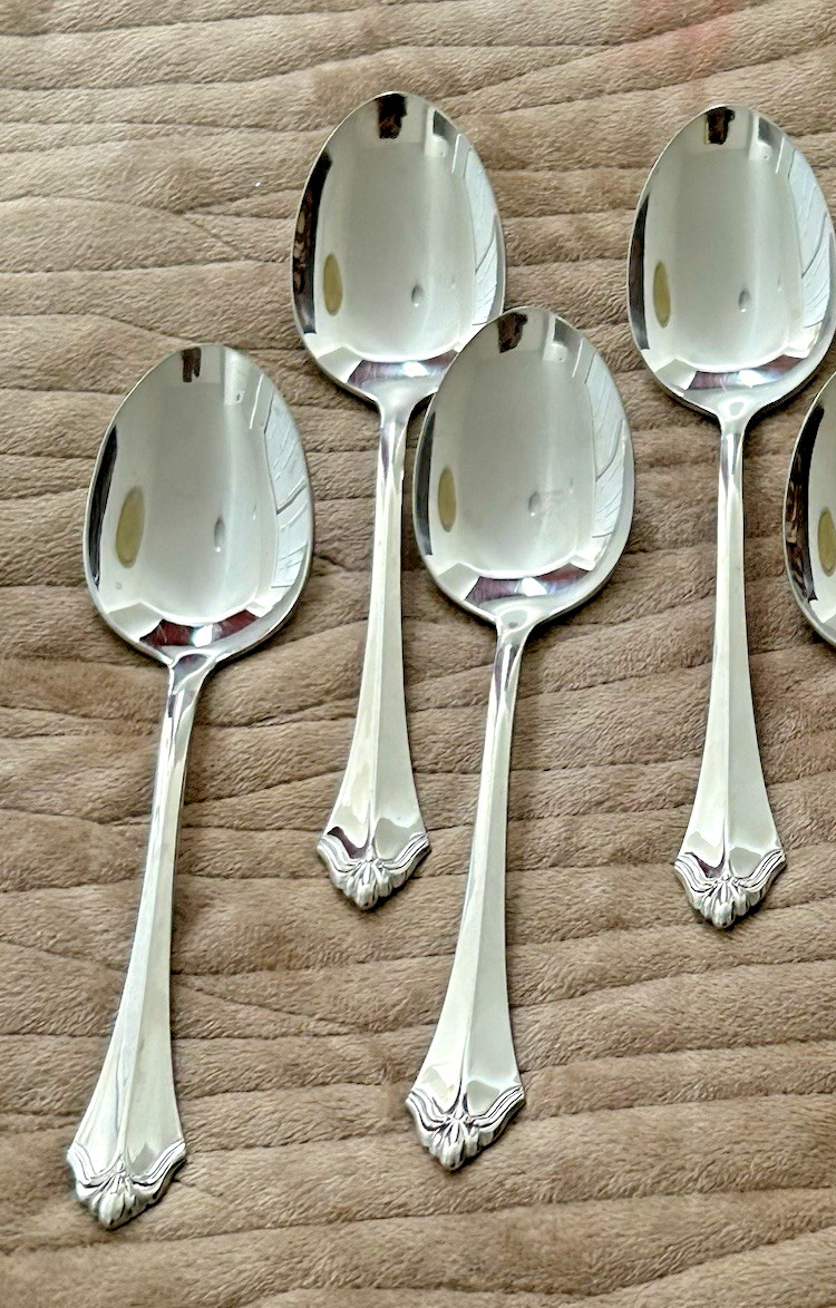 Oneida Silver KENWOOD Stainless *** (4) Place/Oval Soup Spoons***