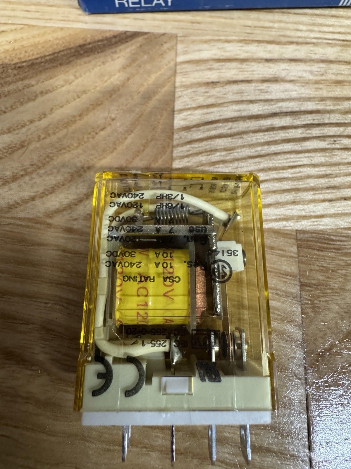 IDEC RH1B-U AC120V 10-Piece Set New In Box