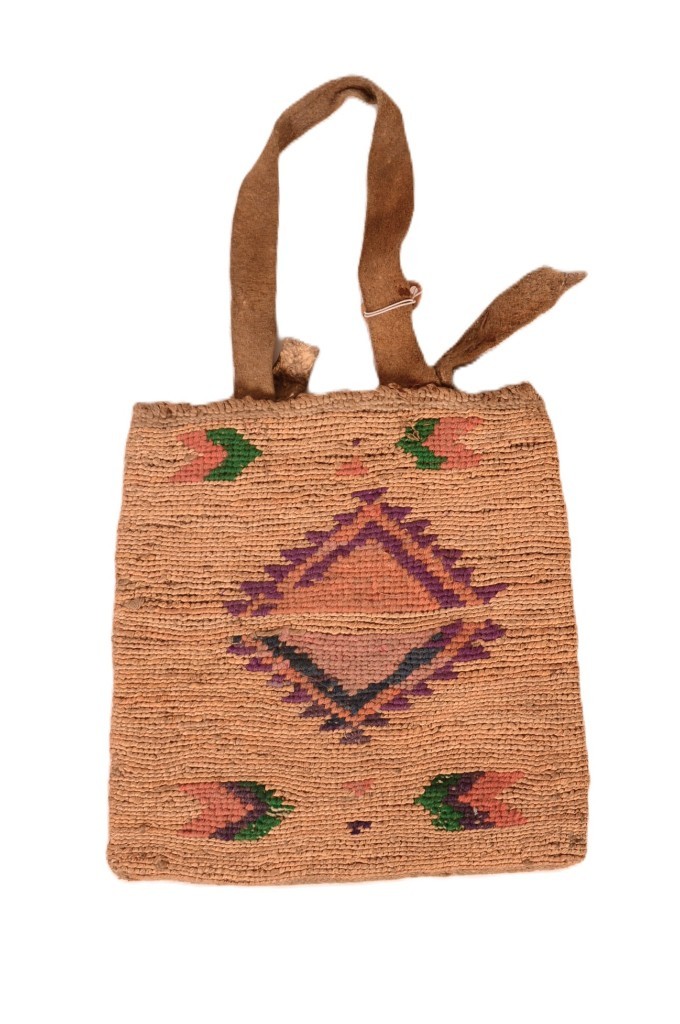 Nez Perce Corn Husk Bag ca. 1900  Size 7.125" H x 7" W Hand Crafted with 2 Sides