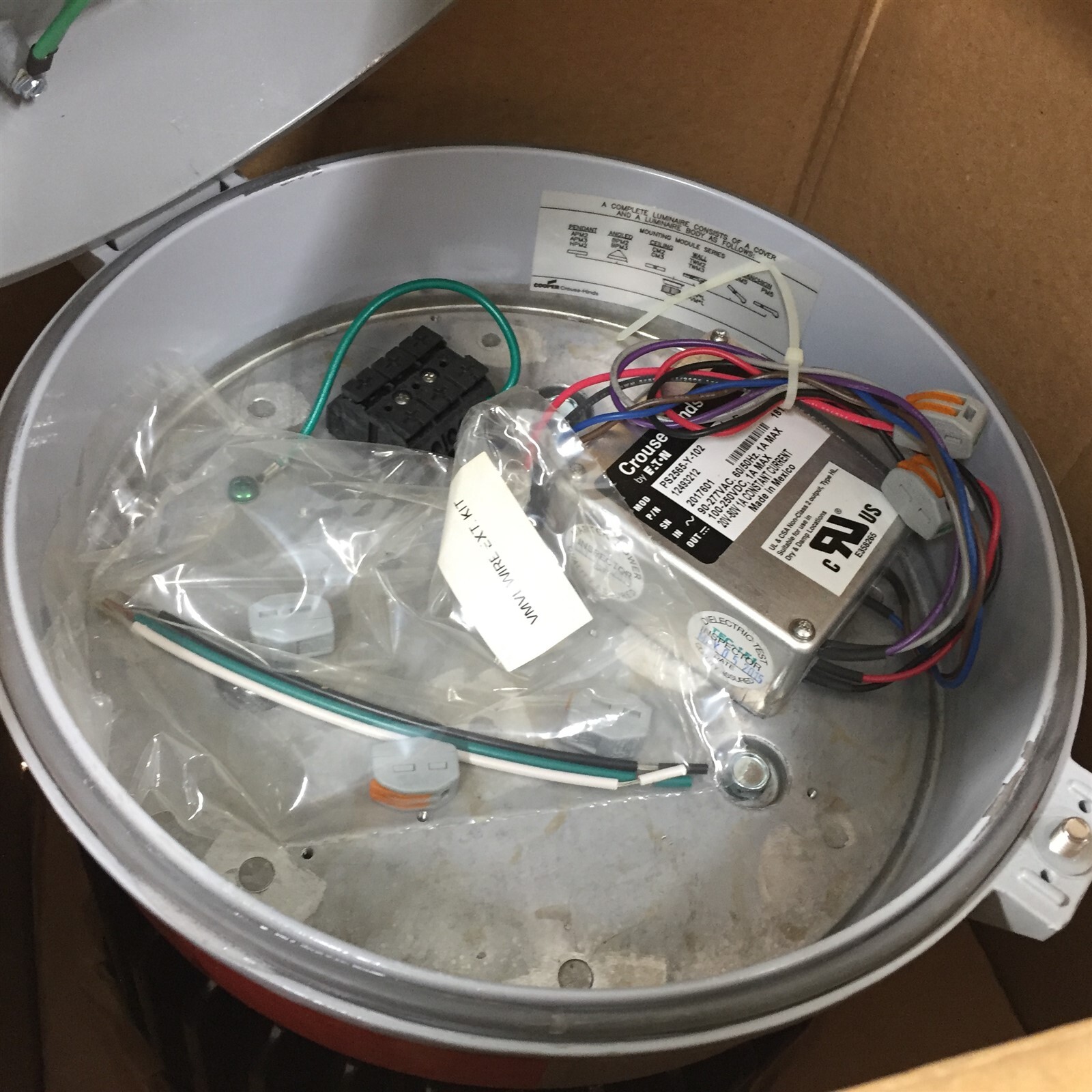 Crouse Hinds Eaton VMV7L2A/UNV1 LED 59W Hazardous Location Fixture