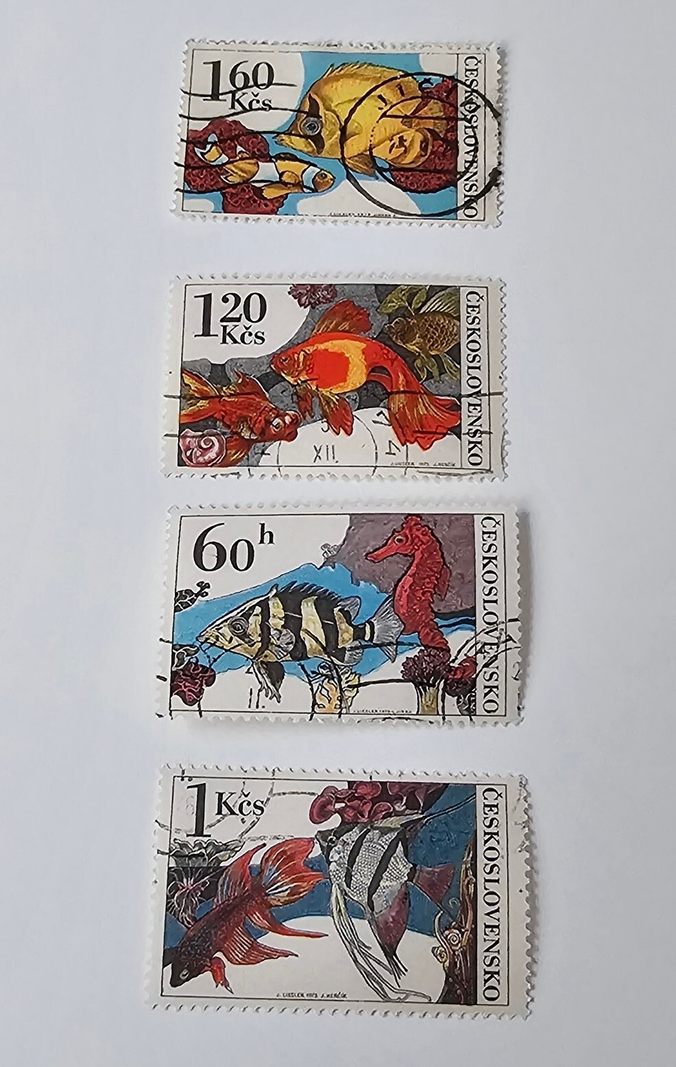 TROPICAL FISH COLLECTION LOT OF STAMPS STAMP *12 1970's CESKOSLOVENSKO