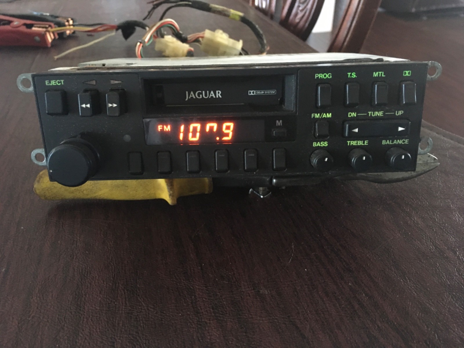 1985-1987 Jaguar XJS XJ6 Radio AJ8600 FM Cassette