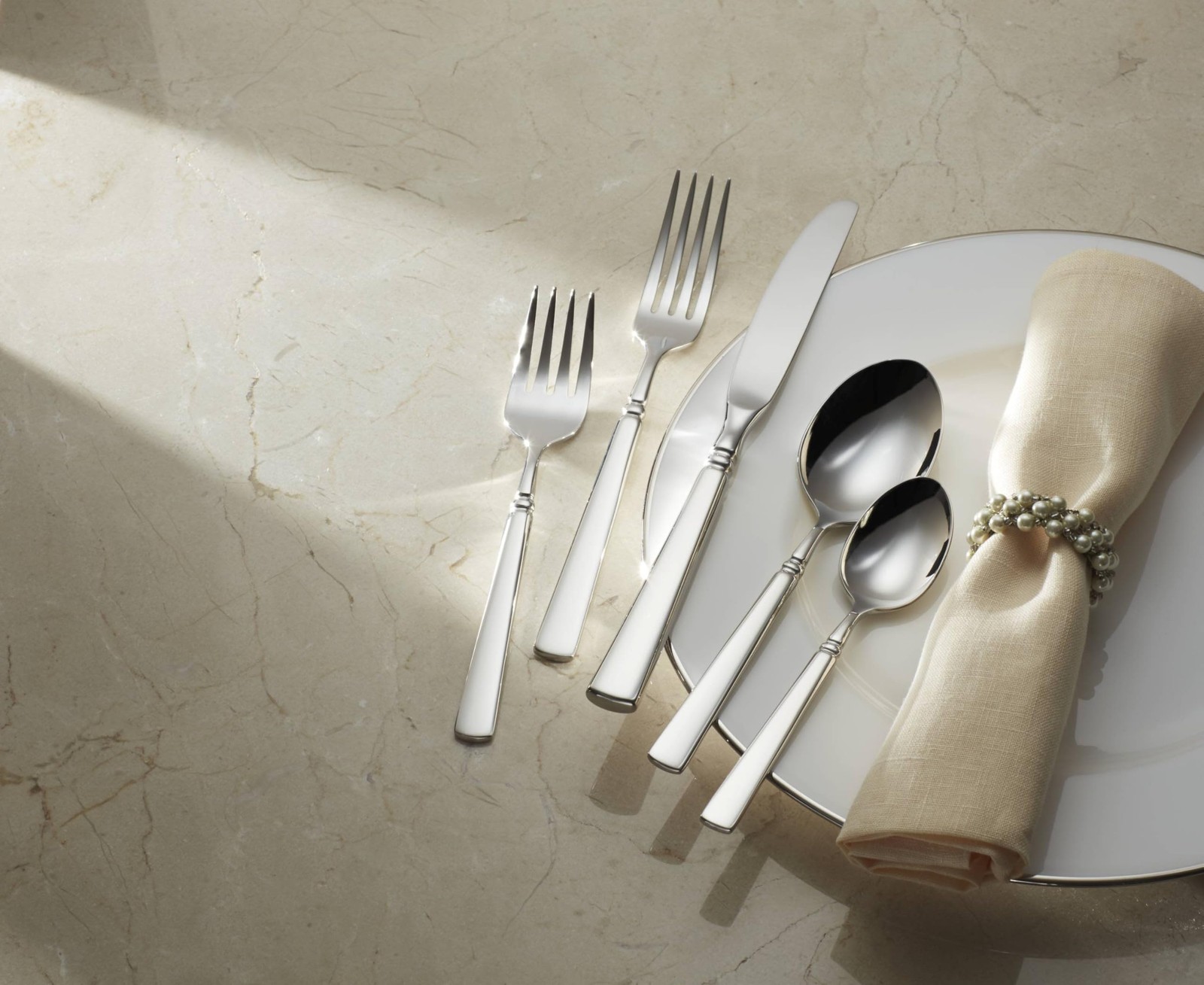 Oneida Silverware Set Easton 4 Salad Forks Flatware Service for 4, Mirror Finish