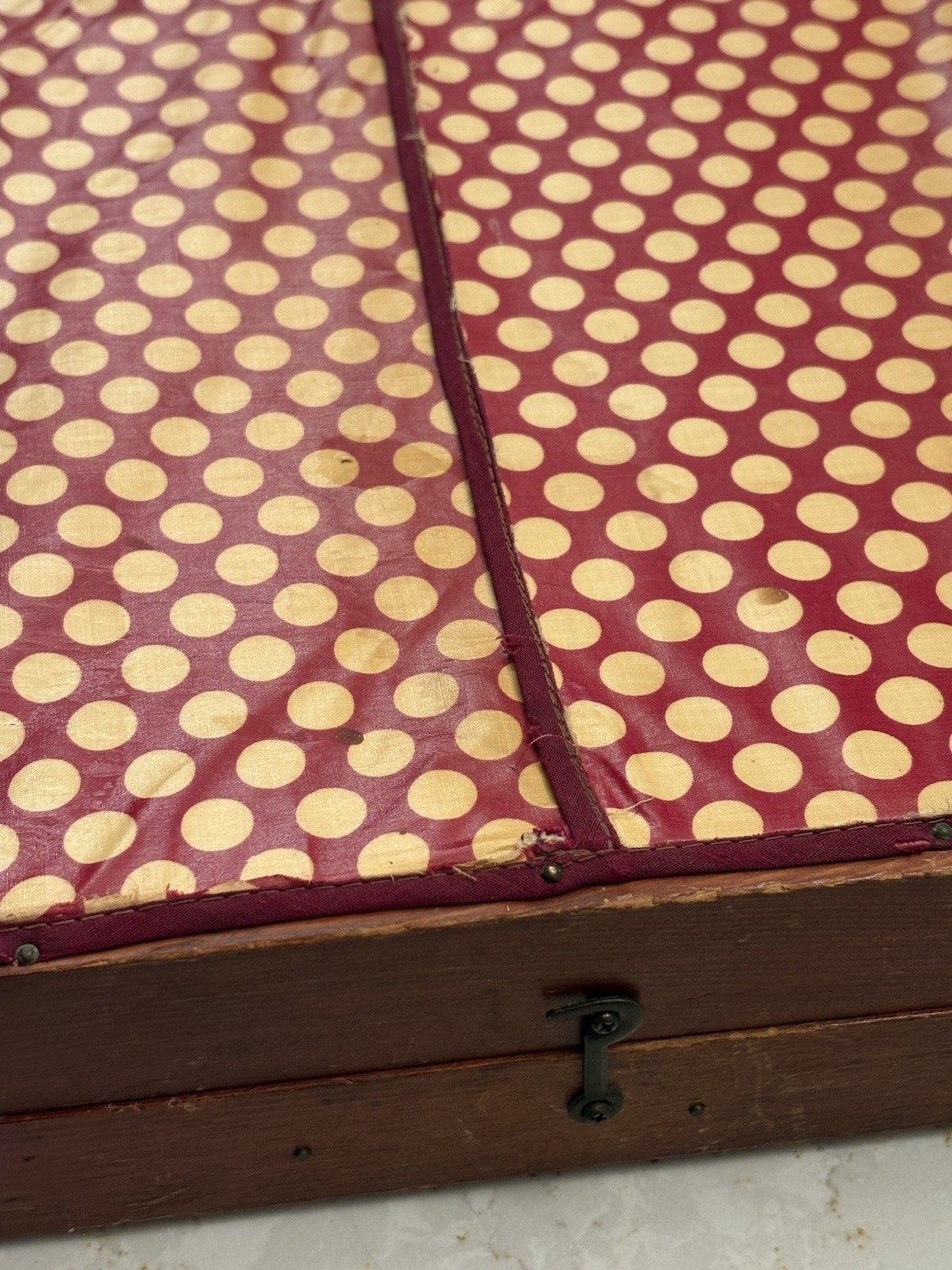 Vintage Case Full Of Wooden Spools Of Thread