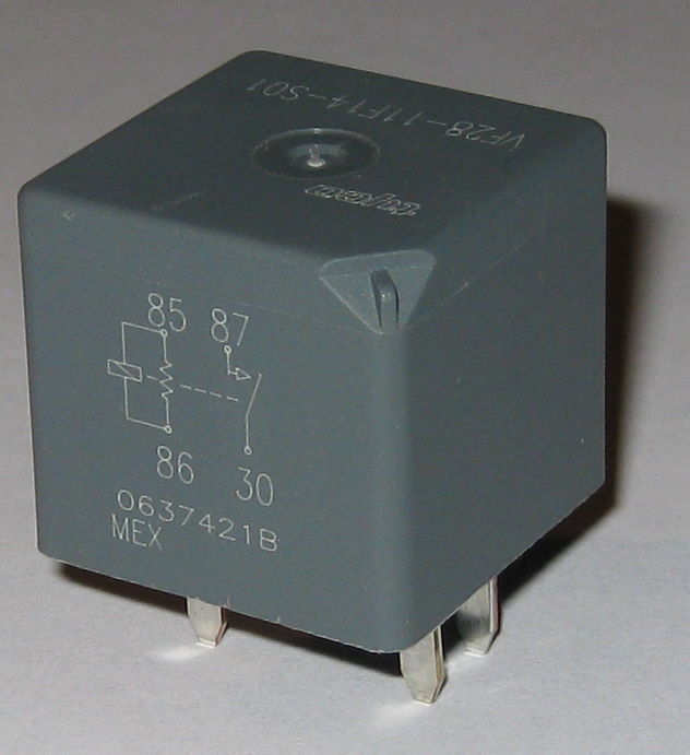 2 X Tyco 12V DC Automotive Relay - 30A - VF28 GM Car SPST NO Relay - N.O.