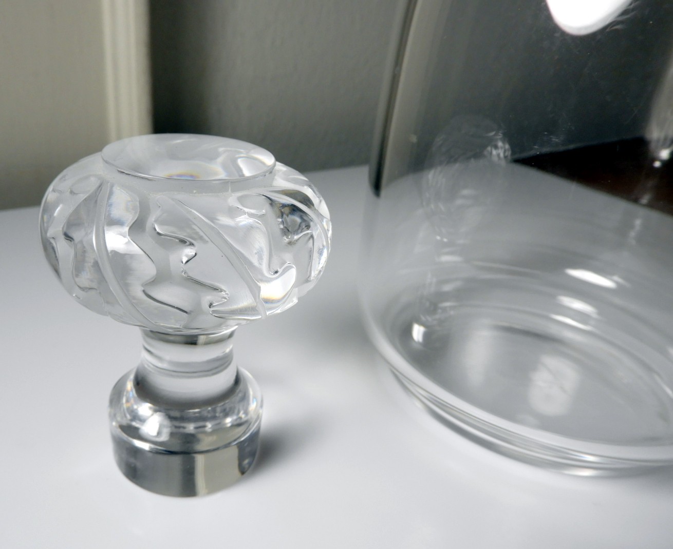 Lalique Crystal SAINT HUBERT Decanter with Stopper