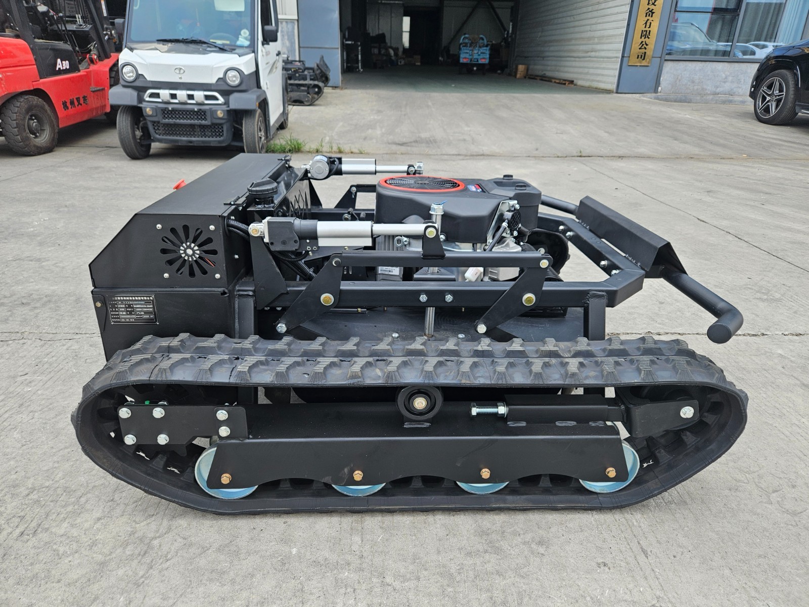 27HP Robot lawn mower sale！ Remote Control Lawn Mower 65° Climbing Free shipping