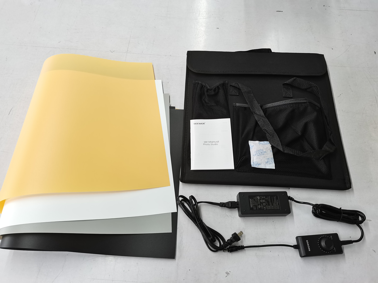 NEEWER Photo Studio Light Box 16"x16" Glare Shooting Tent w/ 4 Color Backdrops