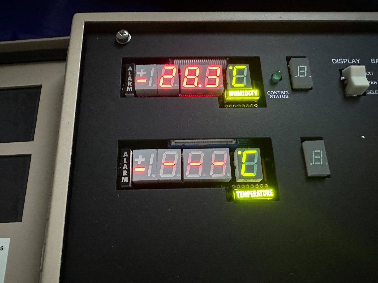 General Eastern Hygro E4-RH-2D-115V Dual Display Dew Point Monitor