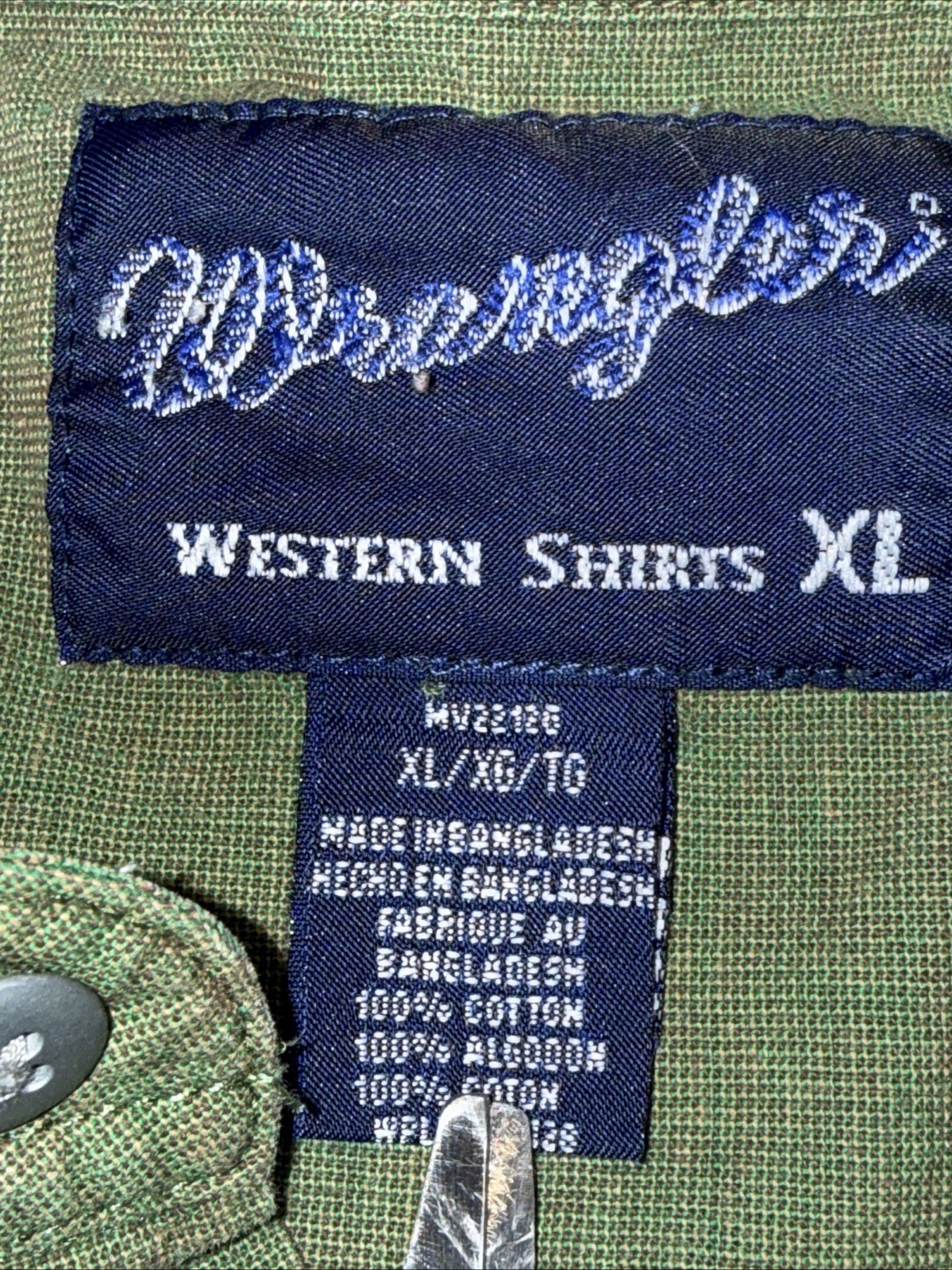 Vintage Wrangler men's X-Large green band collar button shirt