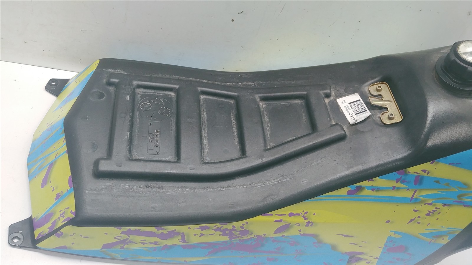 2011 Polaris Switchback Assault 800 Gas Tank w Fuel Pump & Gauge Cap 2521010