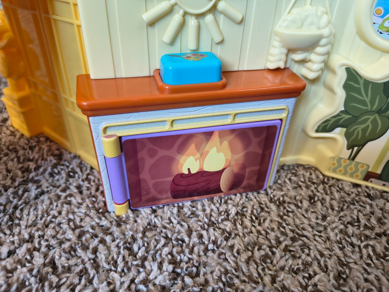 VTech Go! Cory Carson Cory’s Stay & Play Home Learning Toy Folding House Netflix