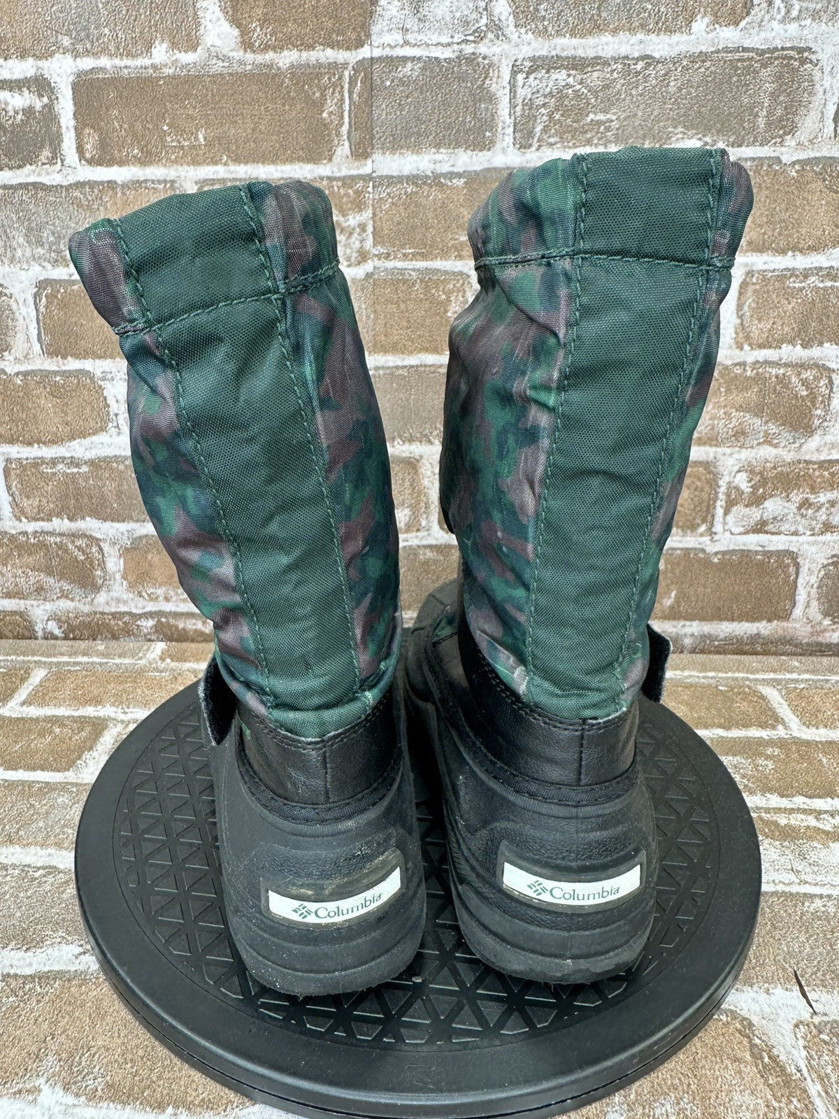 Columbia Powderbug Plus II Waterproof Winter Boots Green Camo Boys Youth Size 2